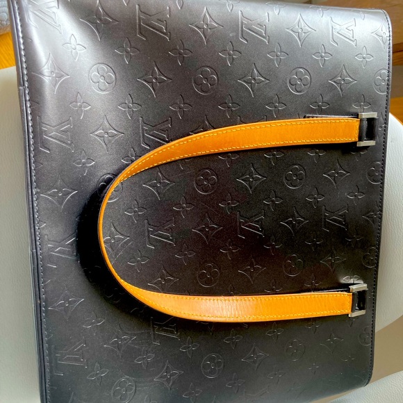 Genuine Leather Louis Vuitton Hand Bag Excellent Condition - Picture 1 of 9